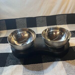 Stainless Steel Double Pet Bowl with Black Base. Cat or dogs